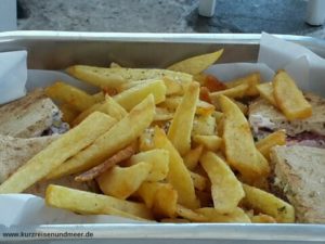 Das Bild zeigt unser Mittagessen auf Mykonos