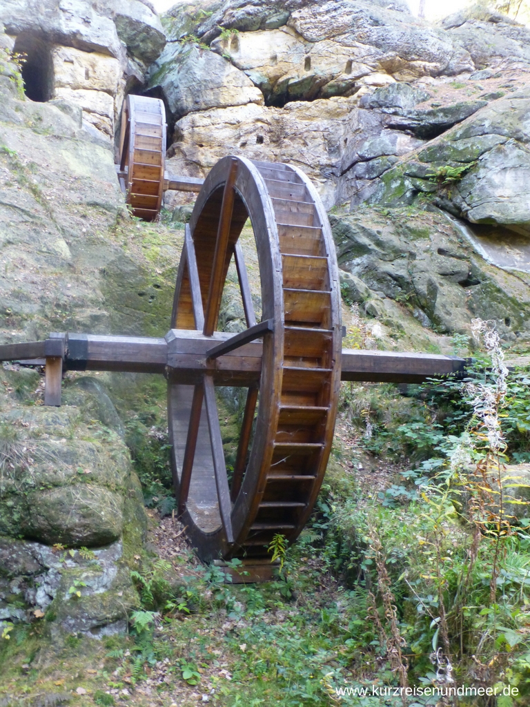 Die (rekonstruierten) Mühlräder der Regensteinmühle