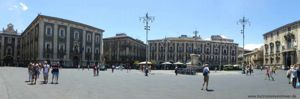 Die Piazza del Duomo in Catania